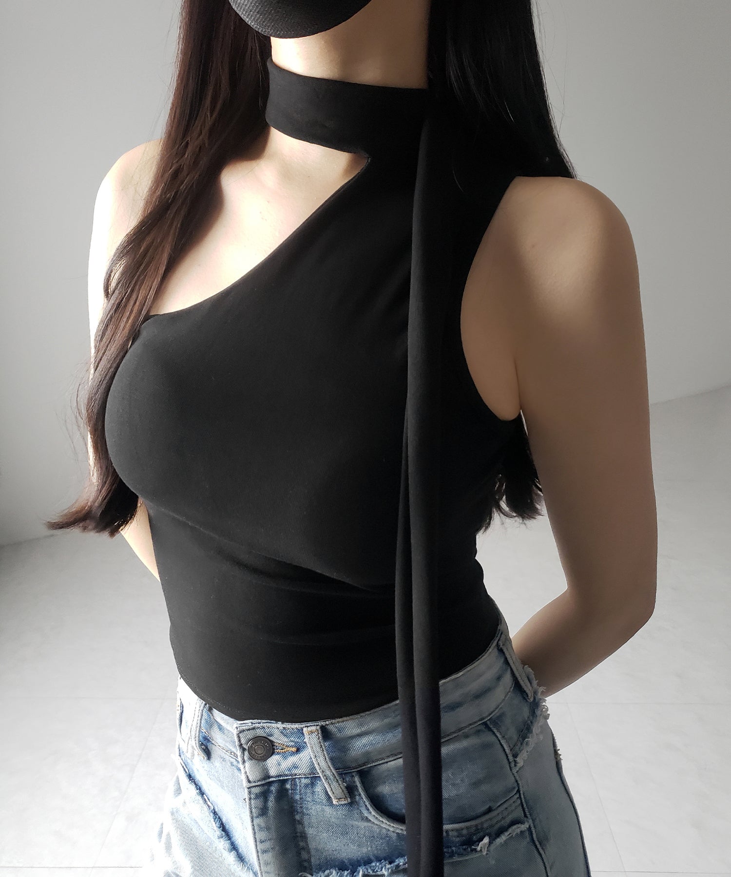 【 ３color ／ カップ付 】チョーカータイアシンメトリーワンショルキャミソール ／ choker tie asymmetry one-shoulder camisole