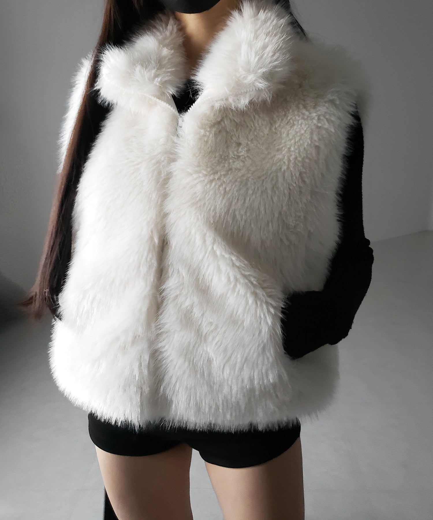 【 ポケット付 】スタンドネックジップアップフェイクファーベスト ／ stand neck zipup fake fur vest