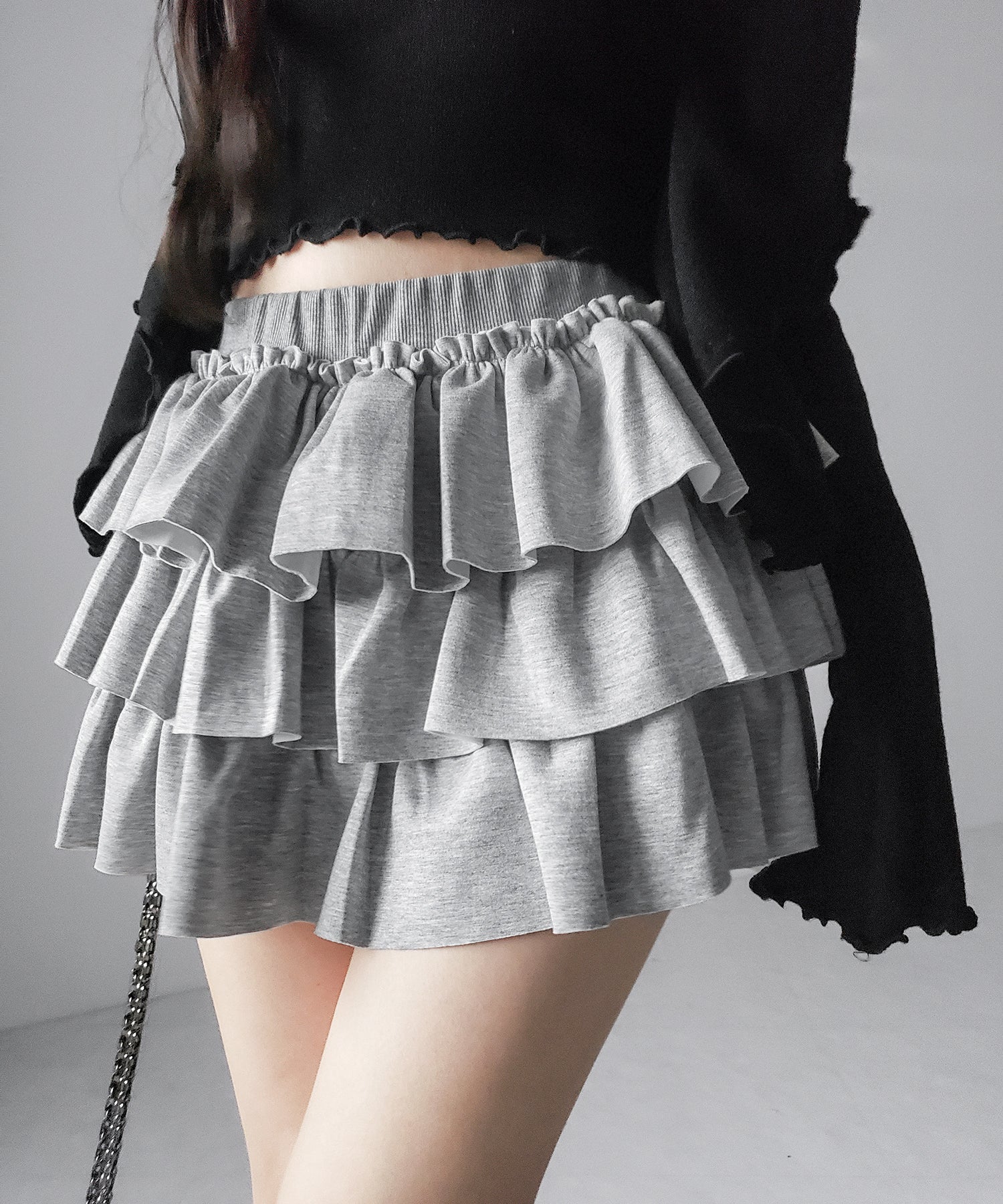 ティアードフリルカットソーミニスカート ／ tiered frill cut and sew mini skirt