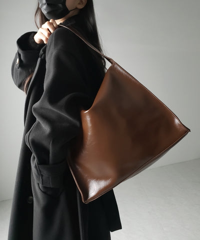 【 ２color 】ヴィンテージフェイクレザースクエアショルダーバッグ ／ vintage fake leather square shoulder bag