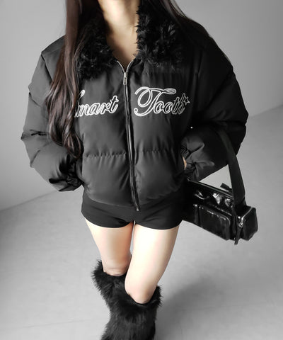 レタリングロゴ刺繍ショートパフダウンジャケット ／ lettering logo embroidery short puffer jacket