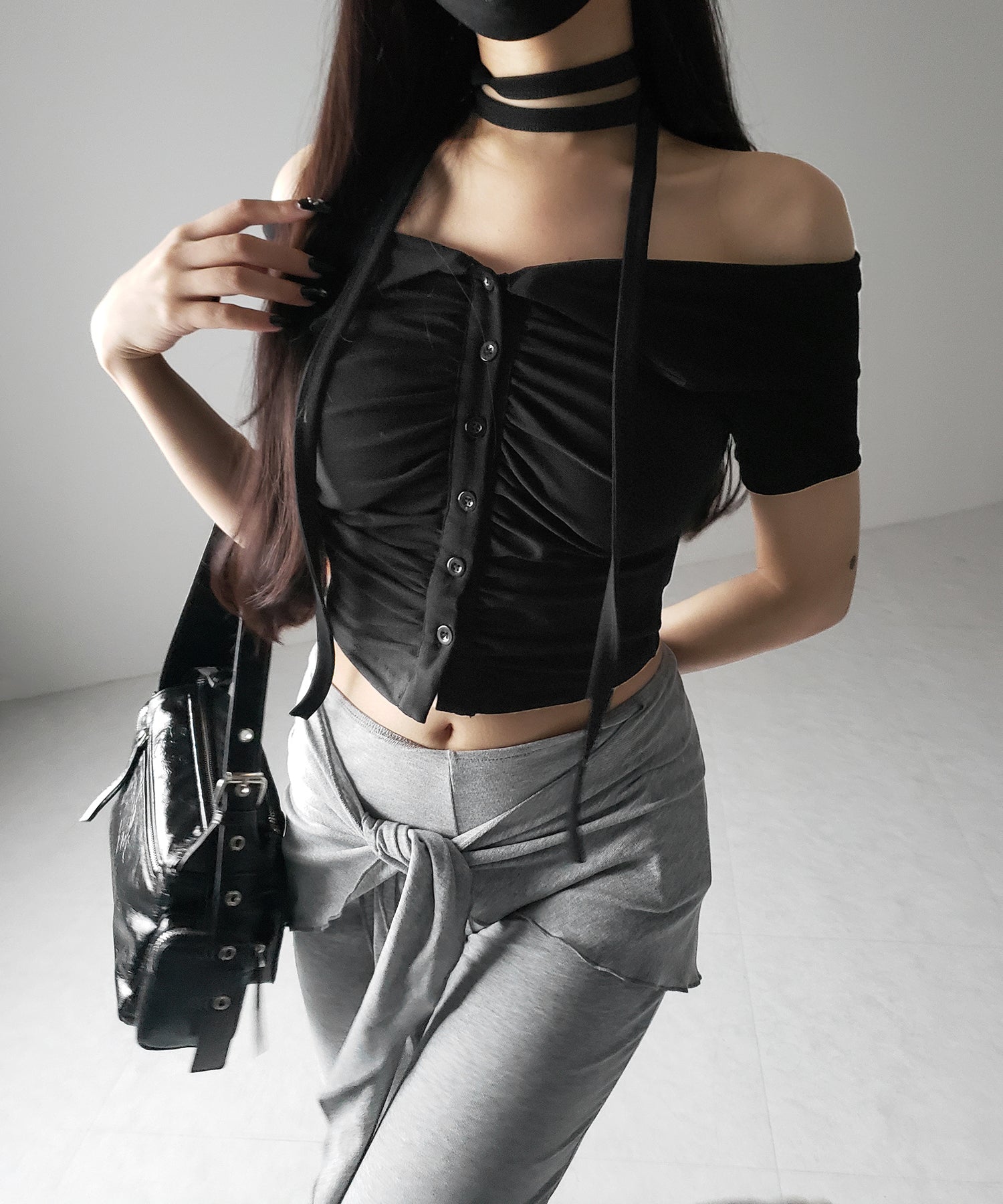 【 ３color 】チョーカーロングタイ付き　オフショルダータックギャザーＴシャツ ／ choker long tie SET offshoulder tuck gather slim T-shirt