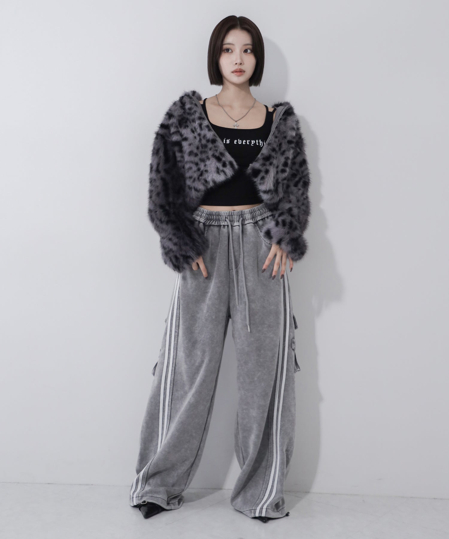 レオパードフェイクファーフーディショートコート ／ reopard fakefur hoodie short coat