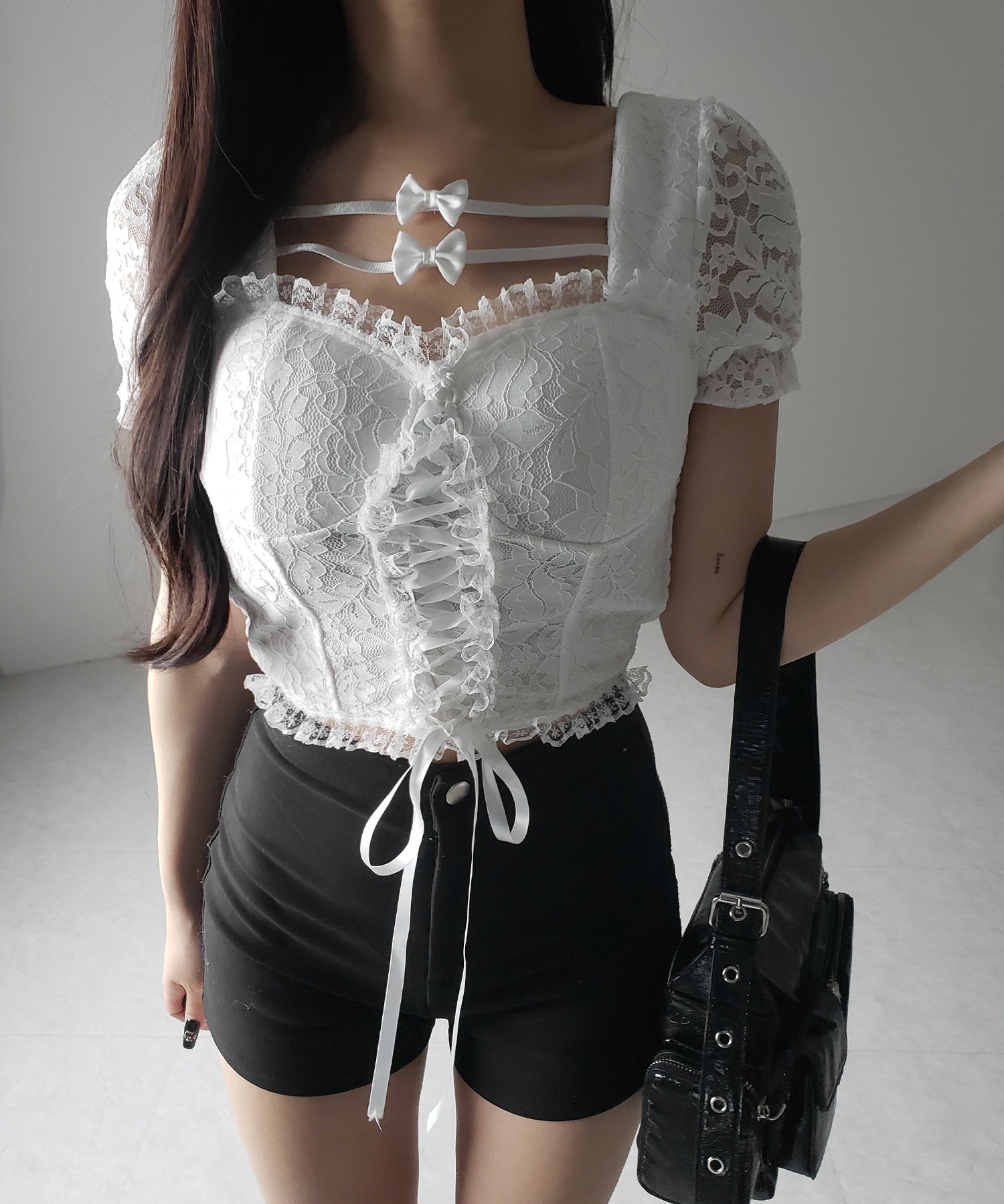 【 ２color 】フロントリボンレースアップコルセットブラウス ／ front ribbon lace-up corset blouse