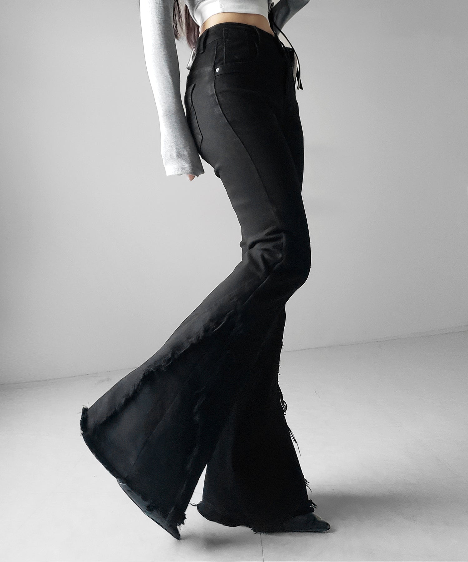 ヴィンテージライクフリンジストレッチフレアデニム ／ Vintage-like fringe stretch flare denim