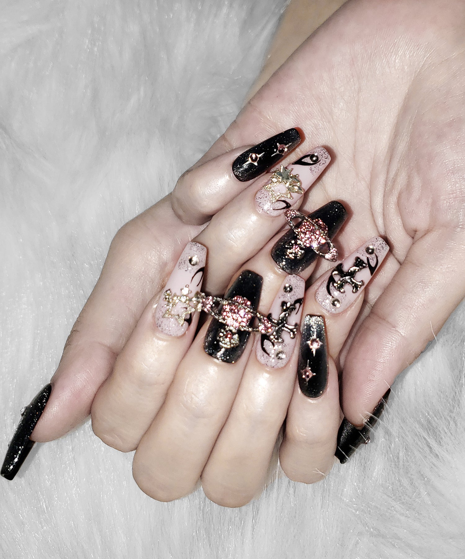 プラネットクロスピンクブラックマグネットネイルチップ／planet cross pink black magnet nail tips