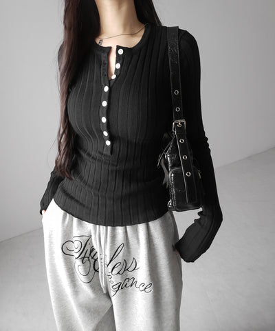 スリムフィットヘンリーネックリブトップス ／ slim fit henley neck ribbed tops