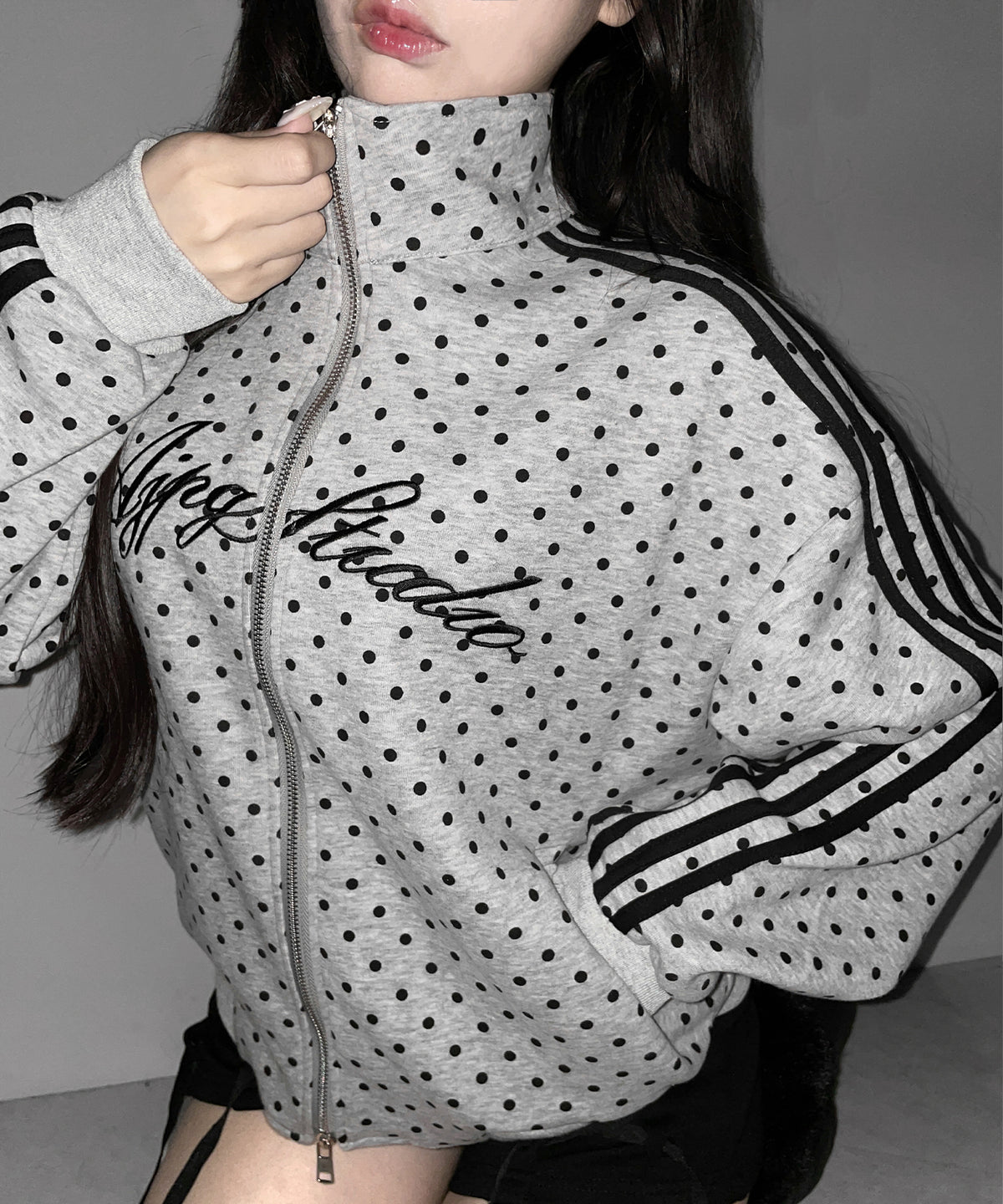 レタリングロゴ刺繍ドットラインオーバースウェットブルゾン ／ lettering logo embroidery dot line over sweat blouson