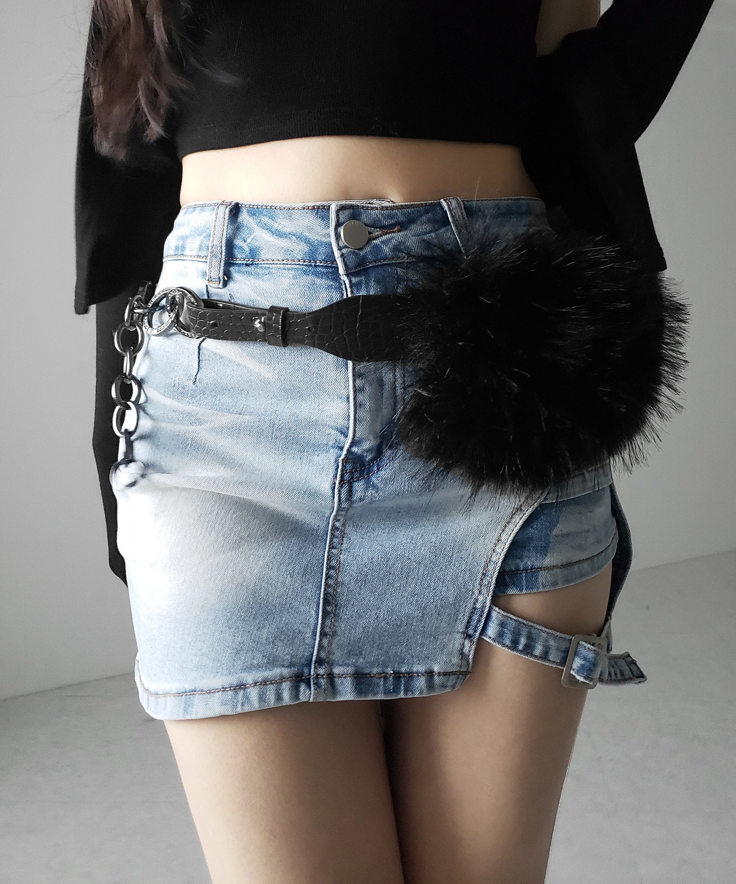 【 インパン裏地付 】カットアウトベルトストラップデニムミニスカパン ／ cutout belt strap denim mini skirt pants