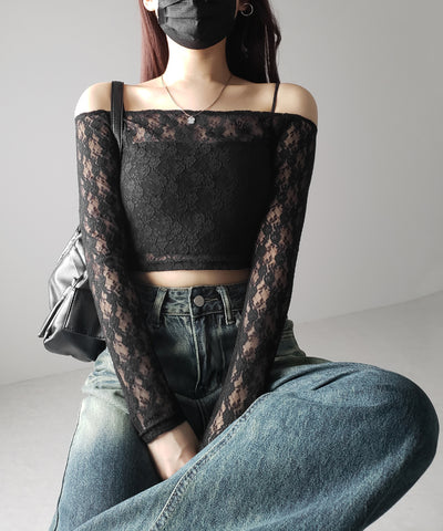 【 ２color 】オフショルショートレーストップス ／ off-shoulder short lace tops