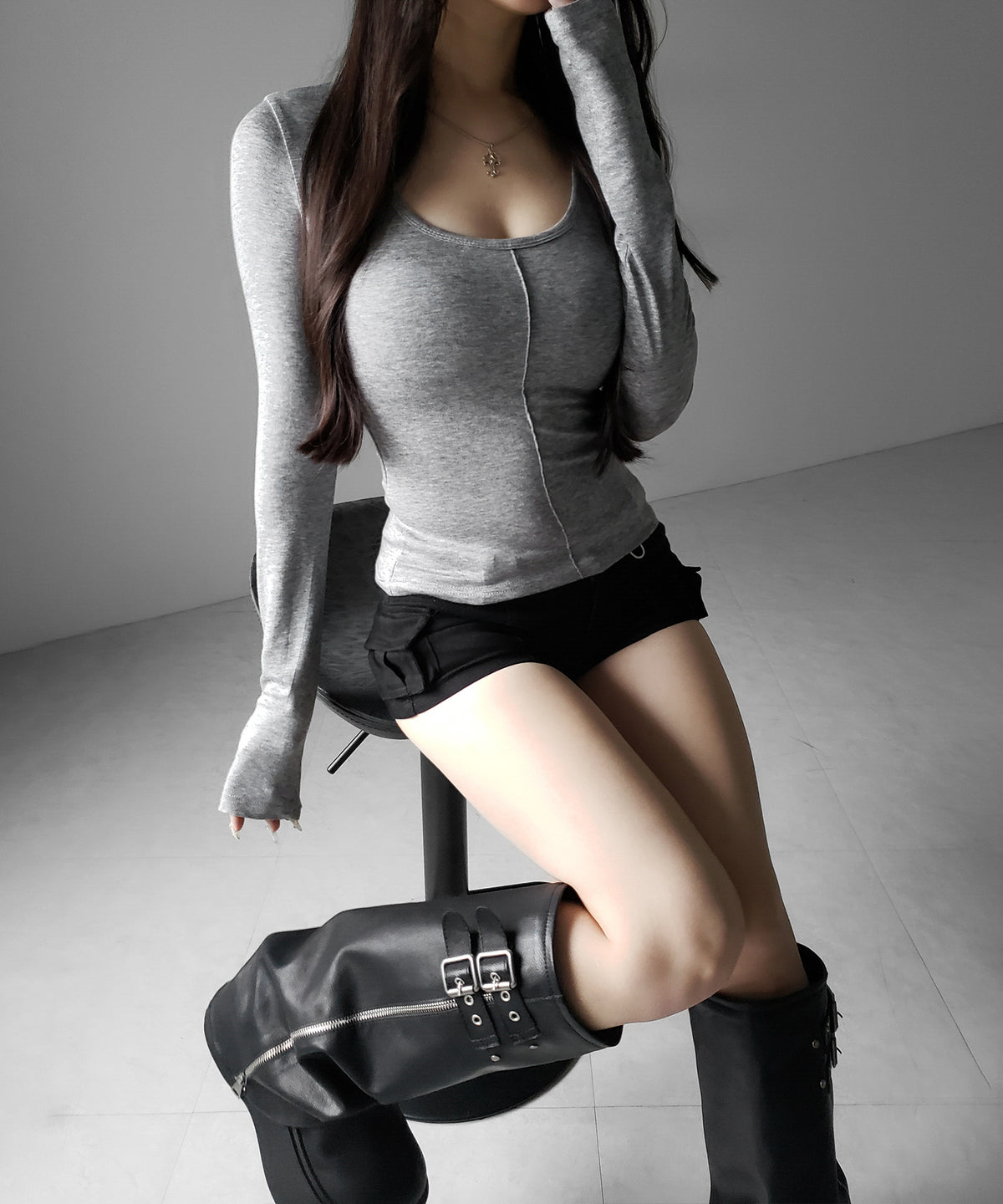 オープンネックタイトフィットルーズドレープ長袖Ｔシャツ ／ open neck tight fit loose drape long sleeve T-shirts