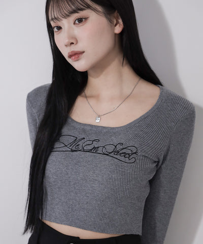 レタリングロゴ刺繍スクエアネックショートリブニットトップス ／ lettering logo embroidery square neck short rib knit tops