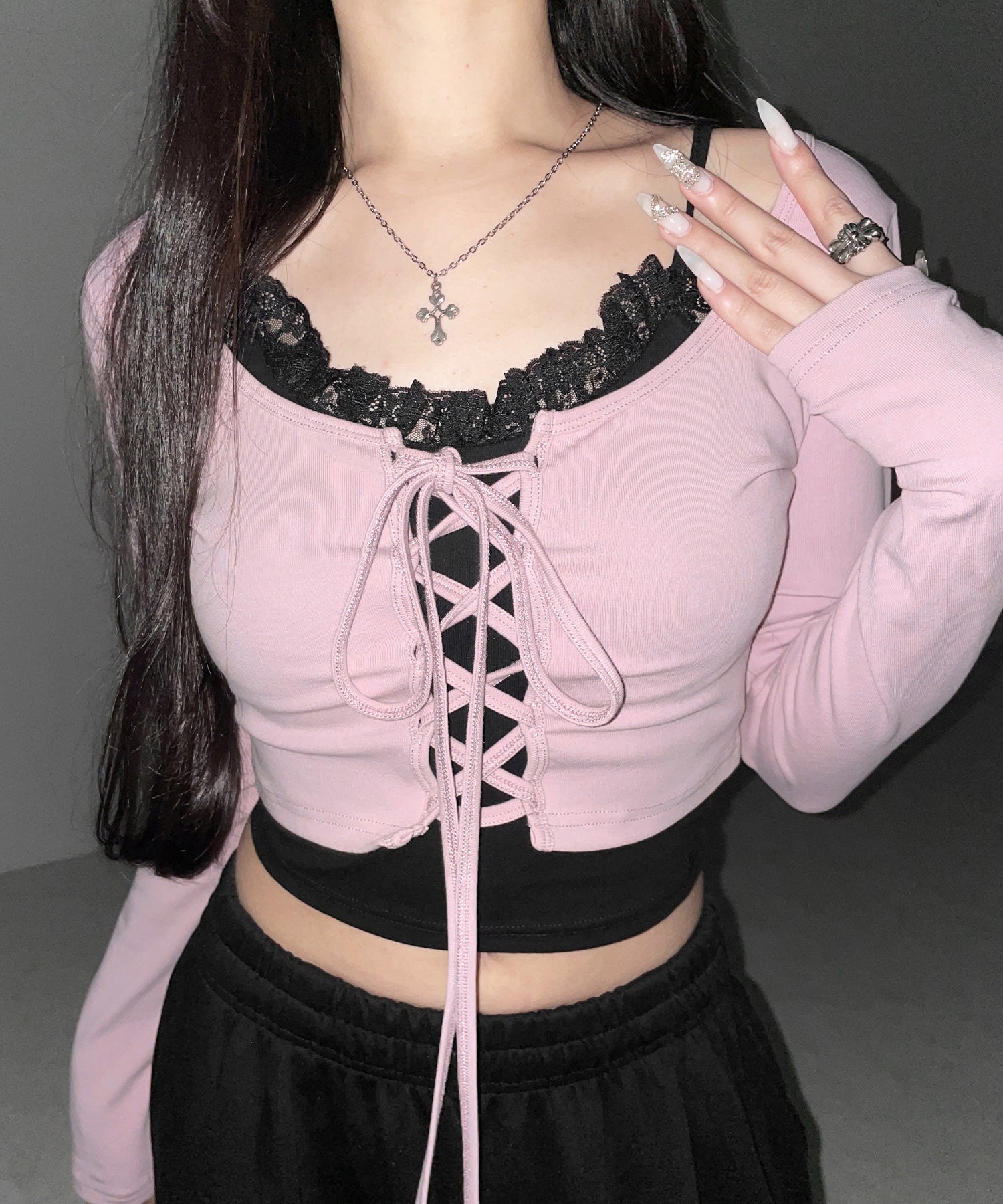 【 新色ピンクが追加！／２点セット 】レースアップリボンショートトップス ＋ レースキャミ SET ／ lace up ribbon short tops + lace cami SET