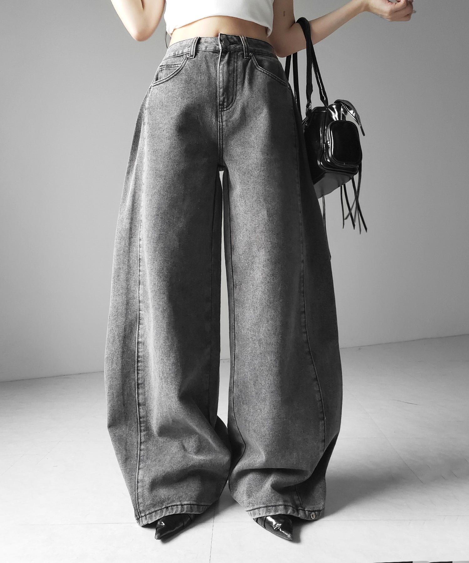 ヴィンテージライクウォッシュカーブワイドデニム ／ vintage like wash curve wide denim