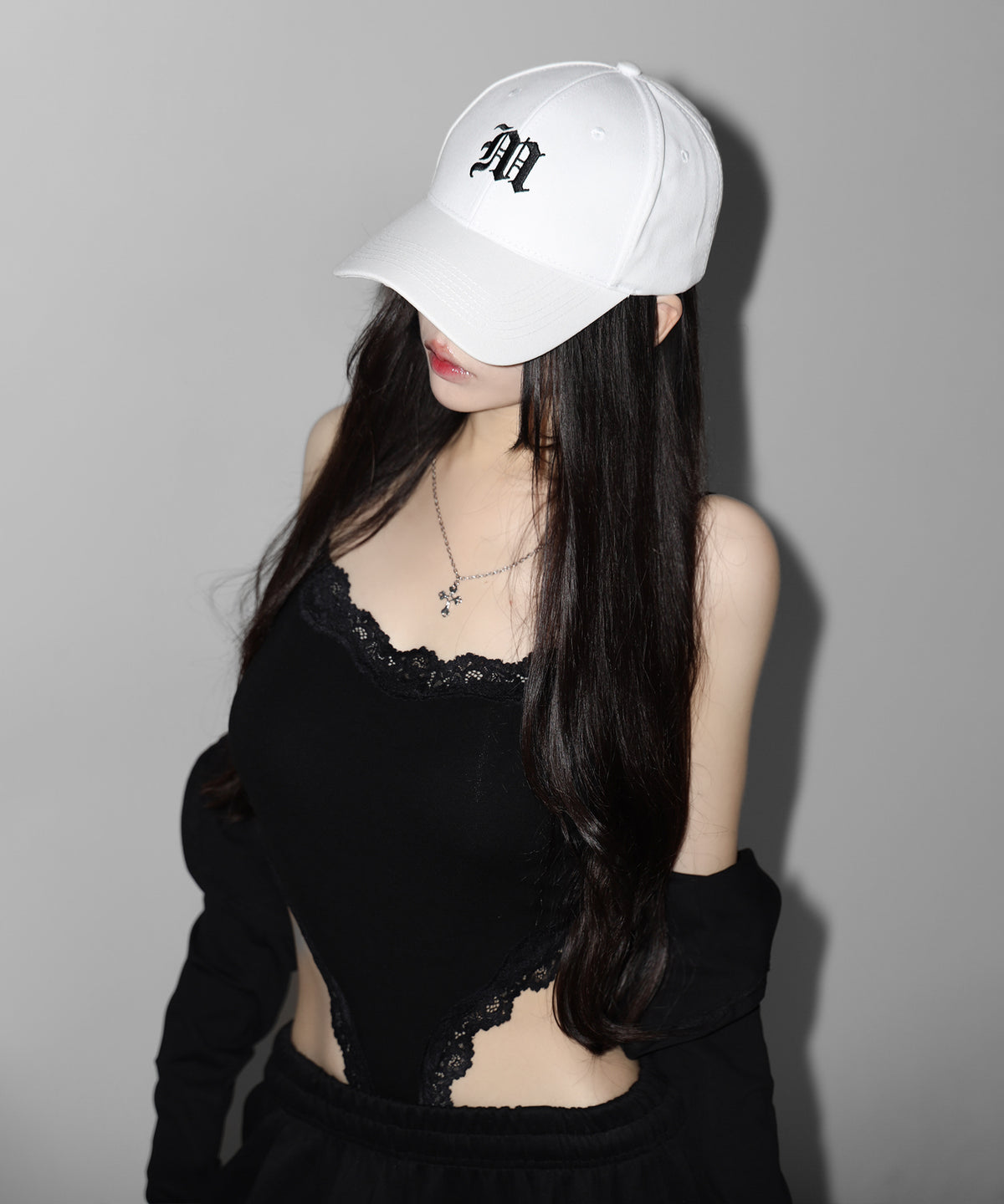【 新色ホワイト追加！ 】M LOGO embroidery CAP ／ M LOGO 刺繍キャップ