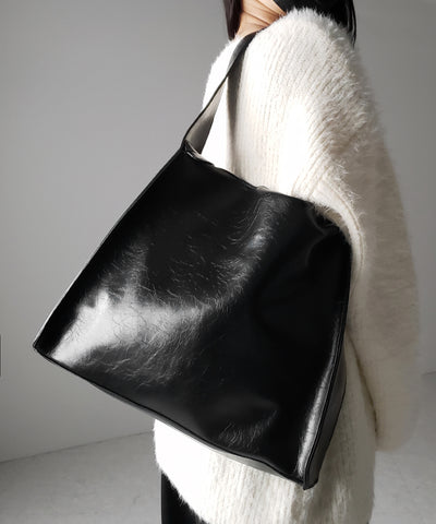 【 ２color 】ヴィンテージフェイクレザースクエアショルダーバッグ ／ vintage fake leather square shoulder bag