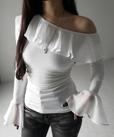 【 ２color 】ワンショルボリュームフリルカットソートップス ／ one shoulder volume frill cutsew tops