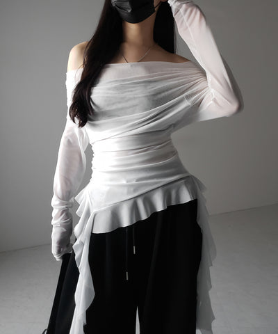 【 ２color 】アシンメトリーフリルオフショルシアートップス ／ asymmetrical frill off-shoulder sheer tops