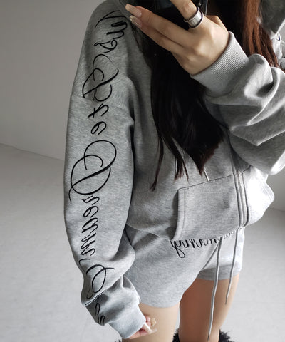 【 セットアップ 】レタリングロゴ刺繍ジップアップパーカー＆ショートパンツ ／ lettering logo embroidery zip-up hoodie ＆ short pants SETUP