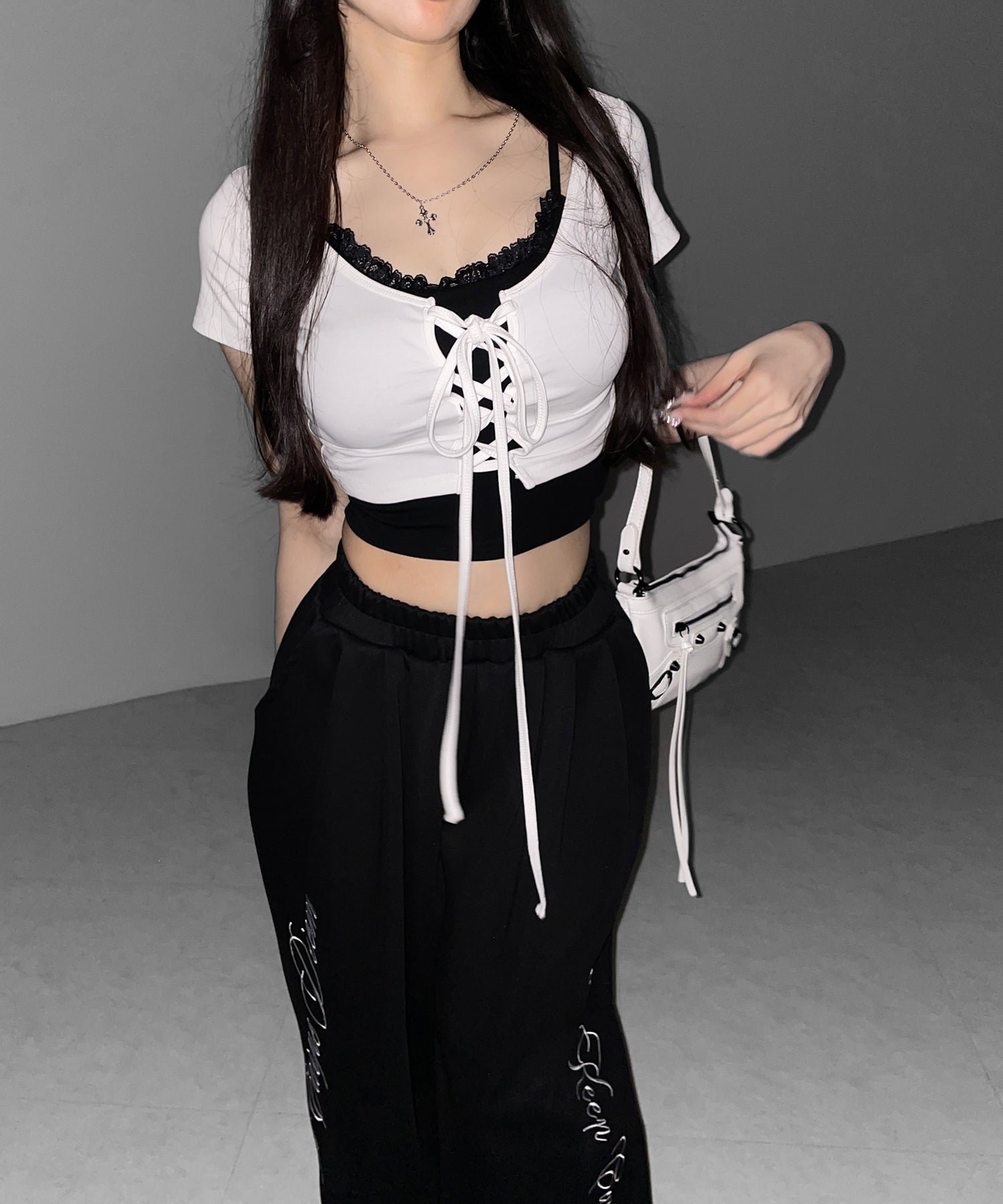 半袖レースアップリボンショートトップス ＋ レースキャミ SET ／ lace up ribbon short sleeve tops + lace cami SET