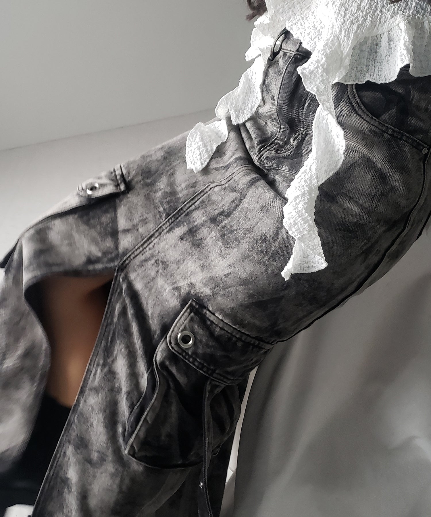 【 ３SIZE 】クラッシュブリーチセンタースリットカーゴデニムスカート ／ crash bleach center slit cargo denim skirt