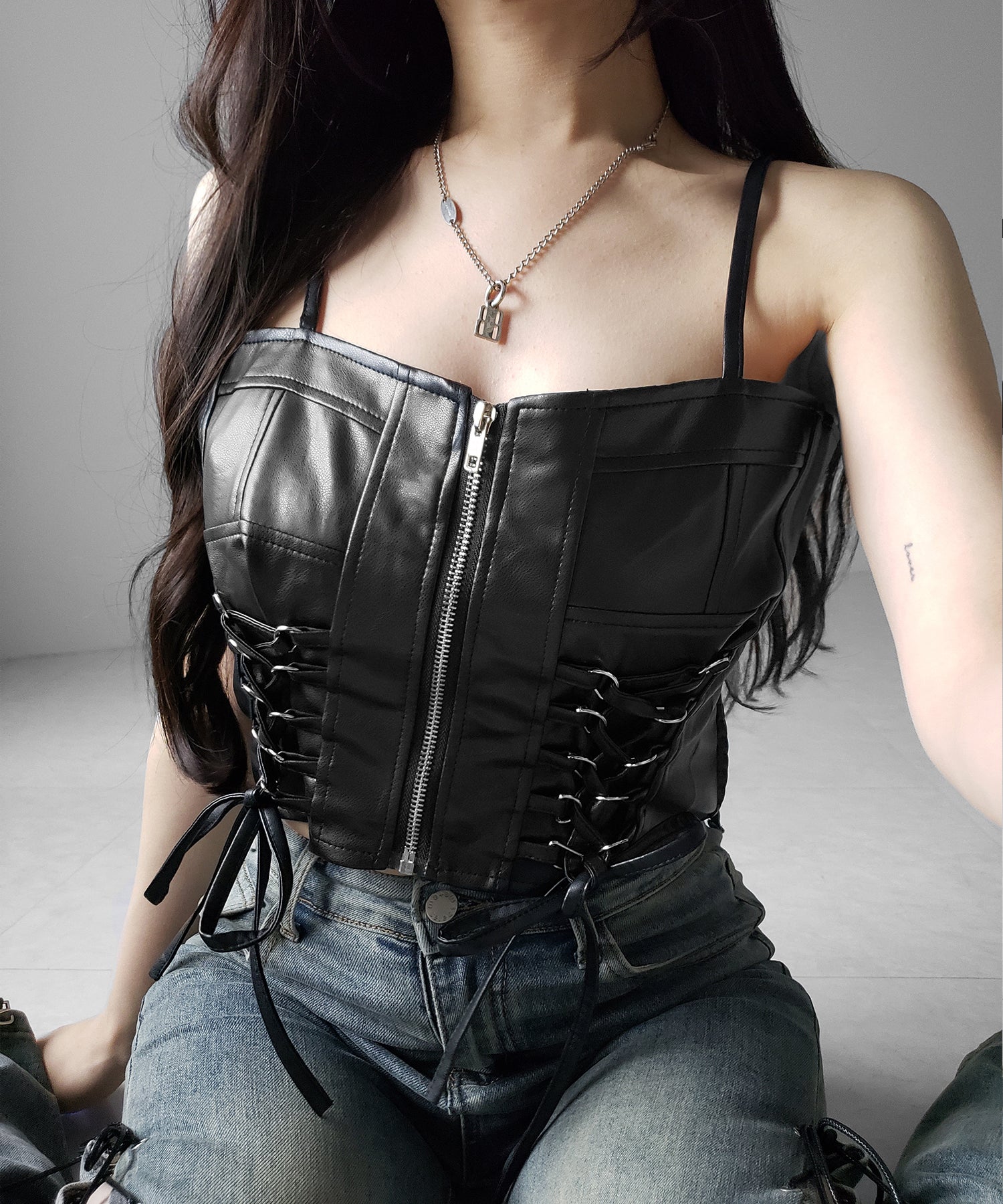 ダブルリボンレースアップフェイクレザーショートビスチェ ／ double ribbon laceup fake leather short bustier