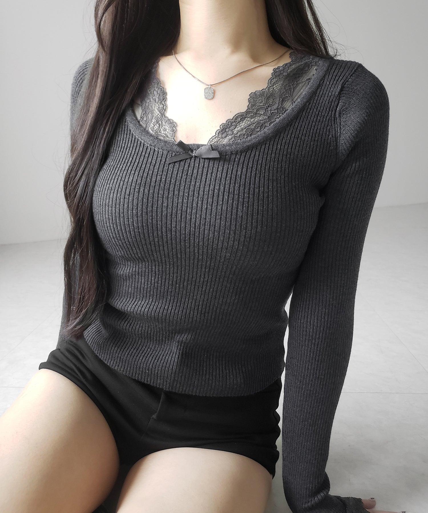 フロントリボンレース切替リブニットトップス ／ front ribbon lace switching ribbed knit tops