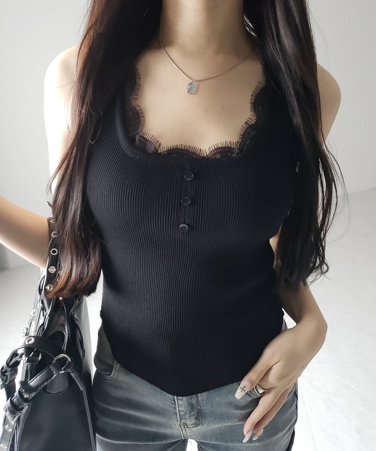 【 ２color 】スクエアネックレースニットタンクトップ ／square neck lace knit tank top