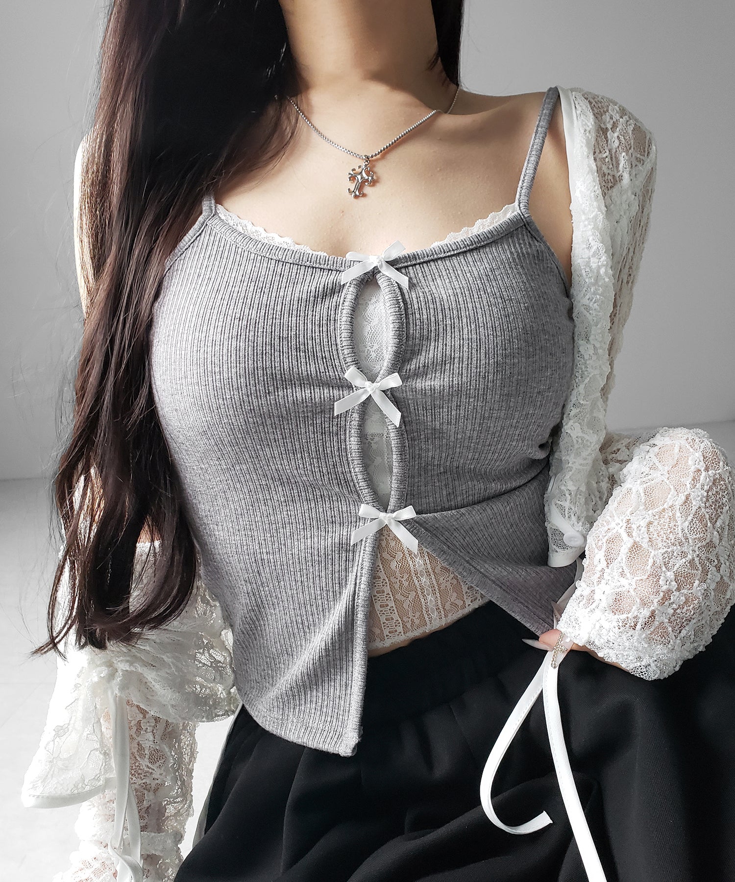 フロントリボンレースレイヤードリブキャミソール ／Front ribbon lace layered ribbed camisole