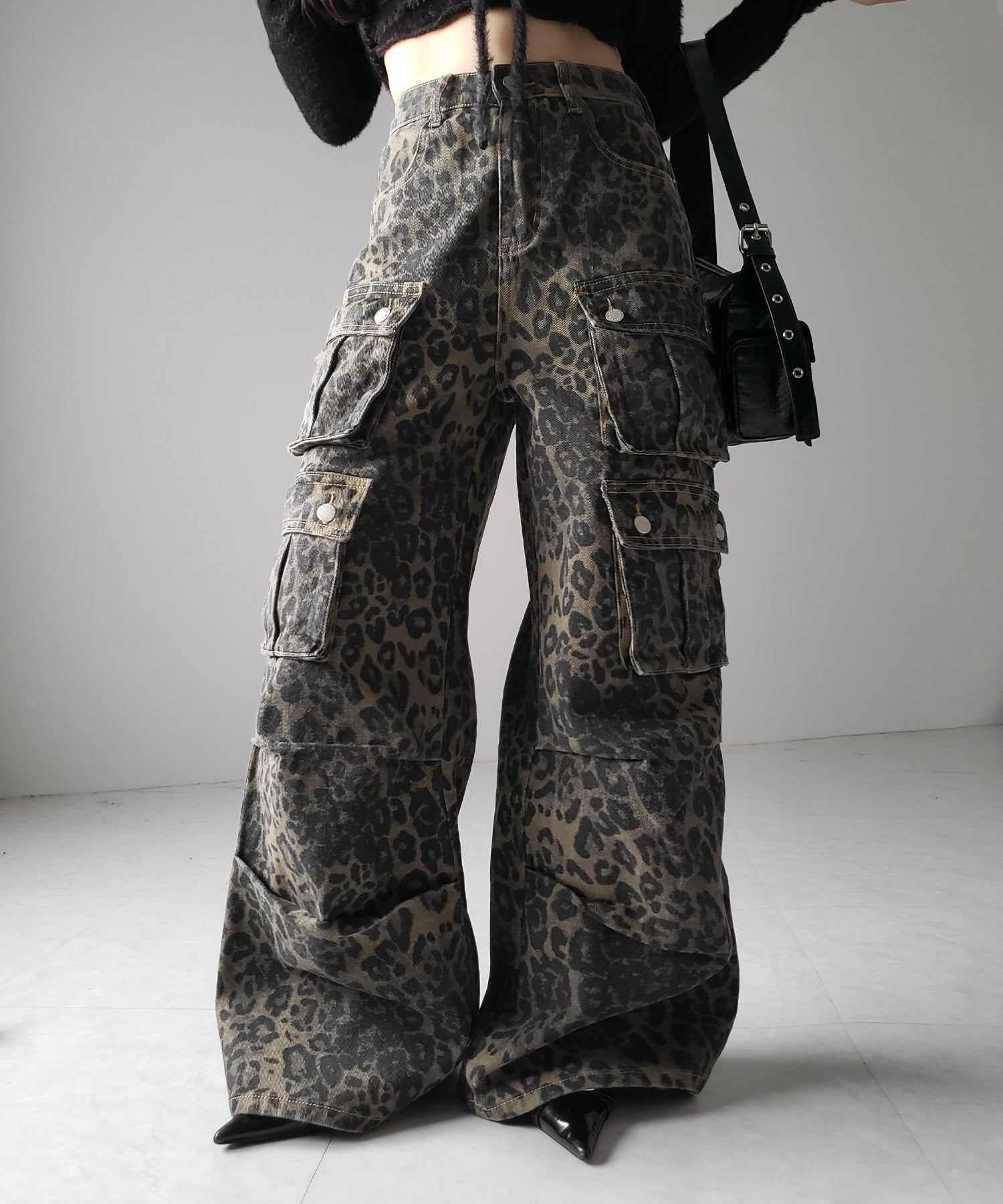 【 ２color ／ ４size 】レオパードヴィンテージタックワイドカーゴデニム ／ leopard vintage tuck wide cargo denim