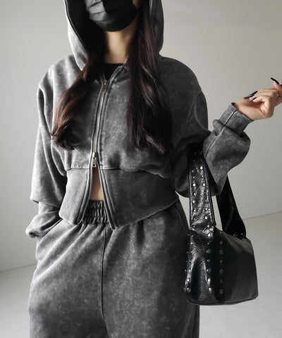 【 ２color】スタッズデザインスクエアショルダーバッグ ／ stud design square shoulder bag