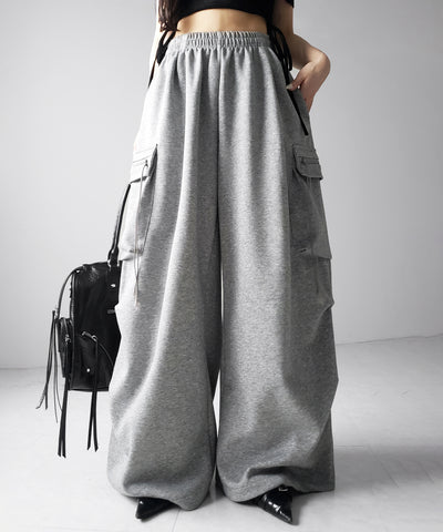 【 裾絞り可能２WAY 】ドローコードタックワイドカーゴスウェットパンツ ／ drawcord tuck wide cargo sweatpants