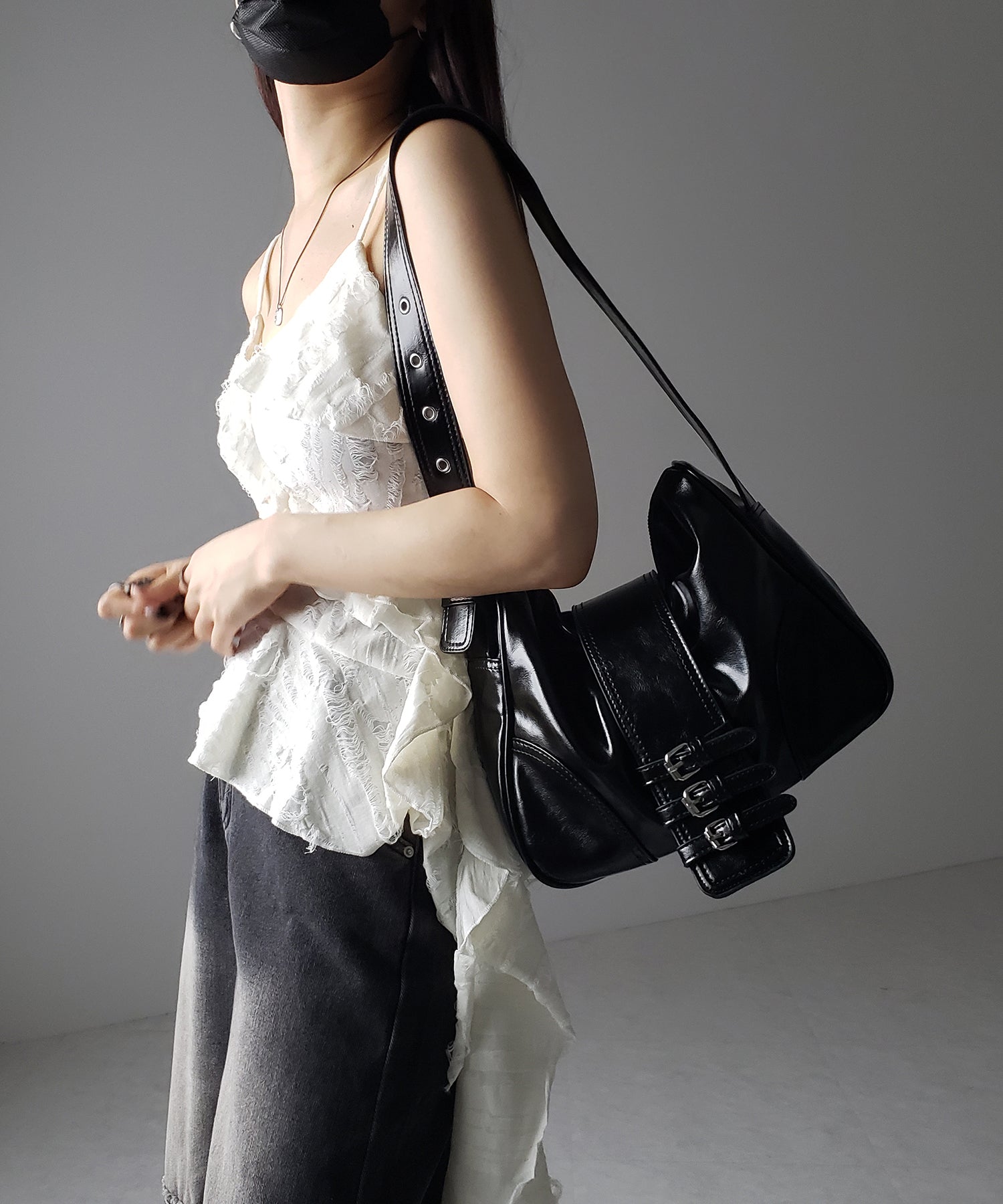 【 ３color 】ベルテッドフェイクレザーショルダーバッグ ／ belted fake leather shoulder bag