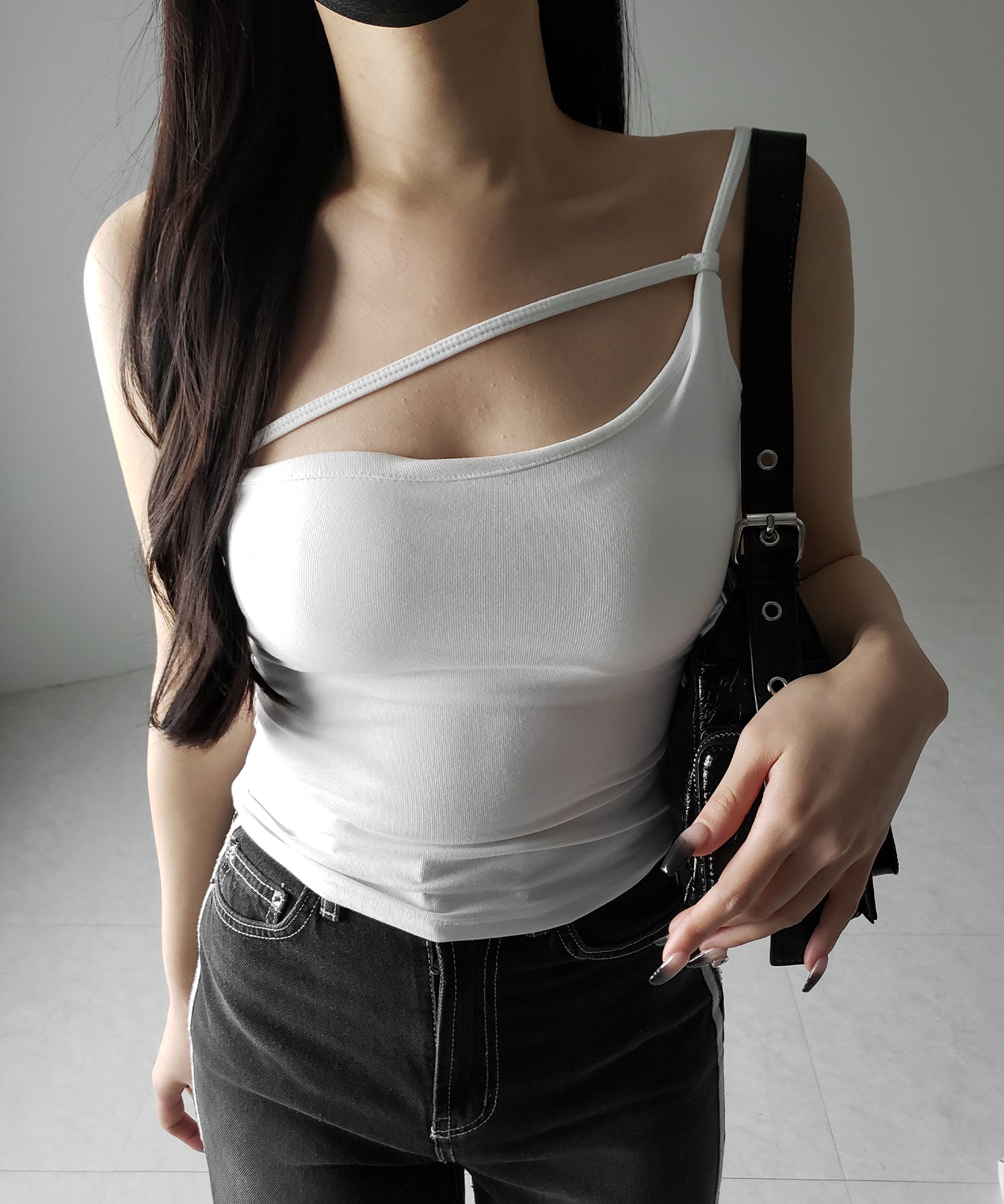【 ３color ／ カップ付 】ラインストラップワンショルキャミソール ／ line strap one shoulder camisole