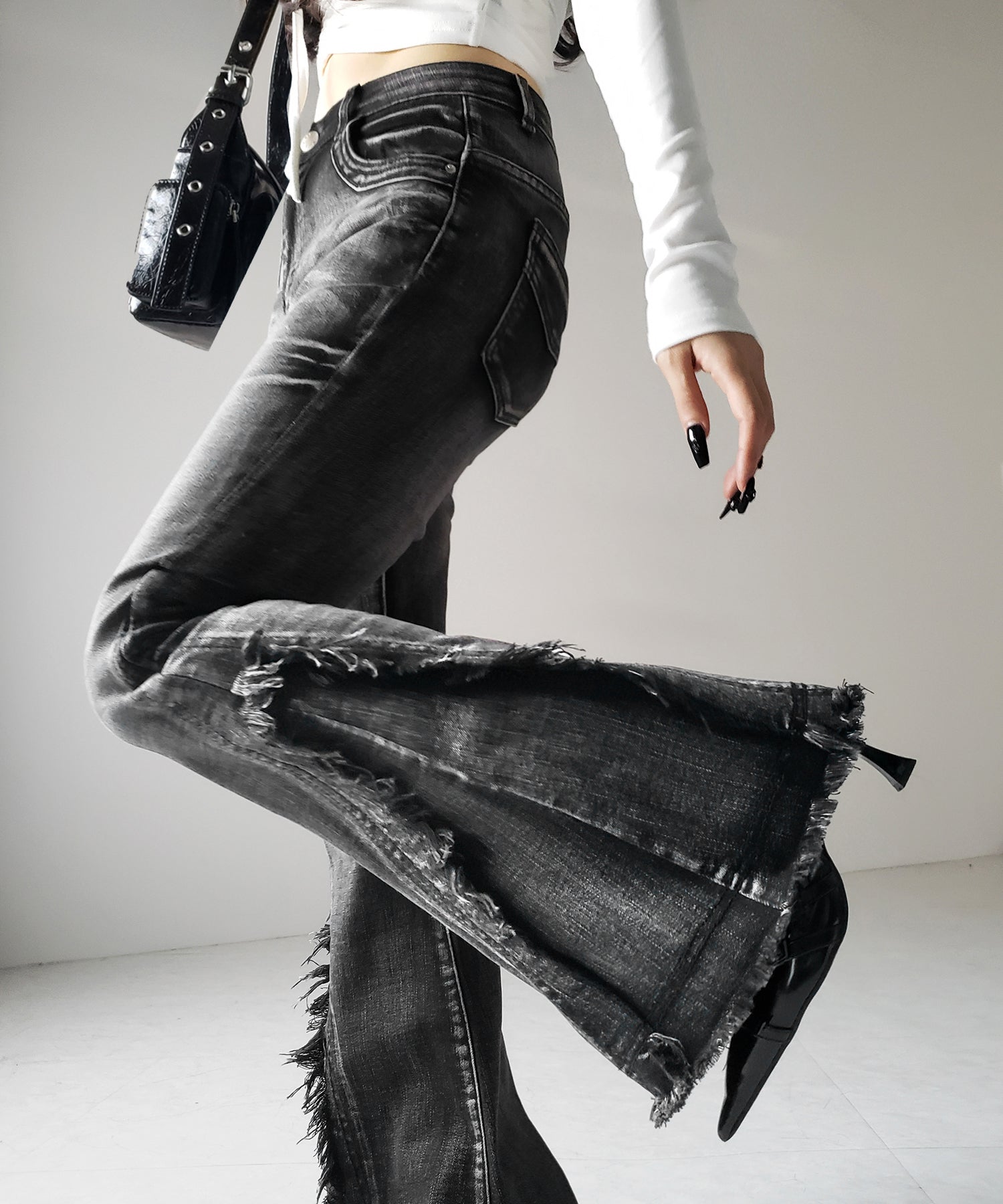 【 ２color ／ ４size 】ヴィンテージライクフリンジストレッチフレアデニム ／ Vintage-like fringe stretch flare denim