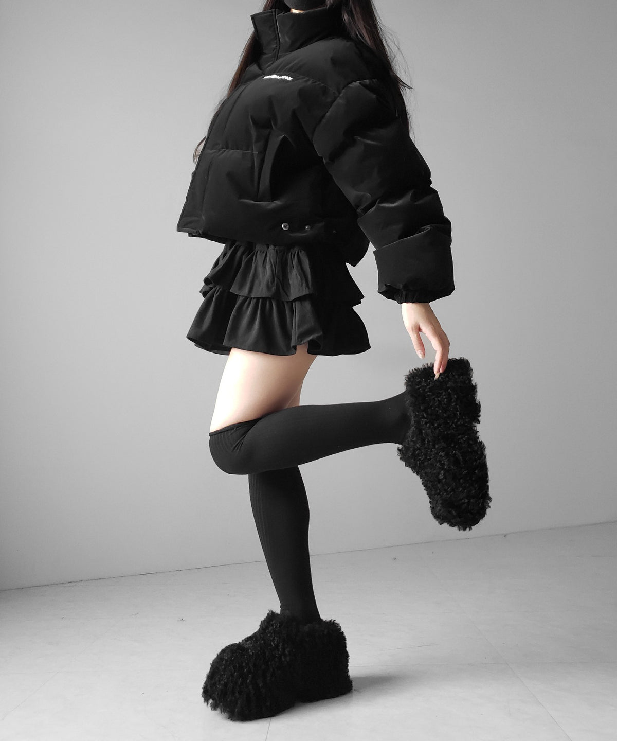 【 新色ピンクが追加！ 】グランジロゴ刺繍ショートパフ中綿ジャケット ／ grunge logo embroidery short puff fake down jacket