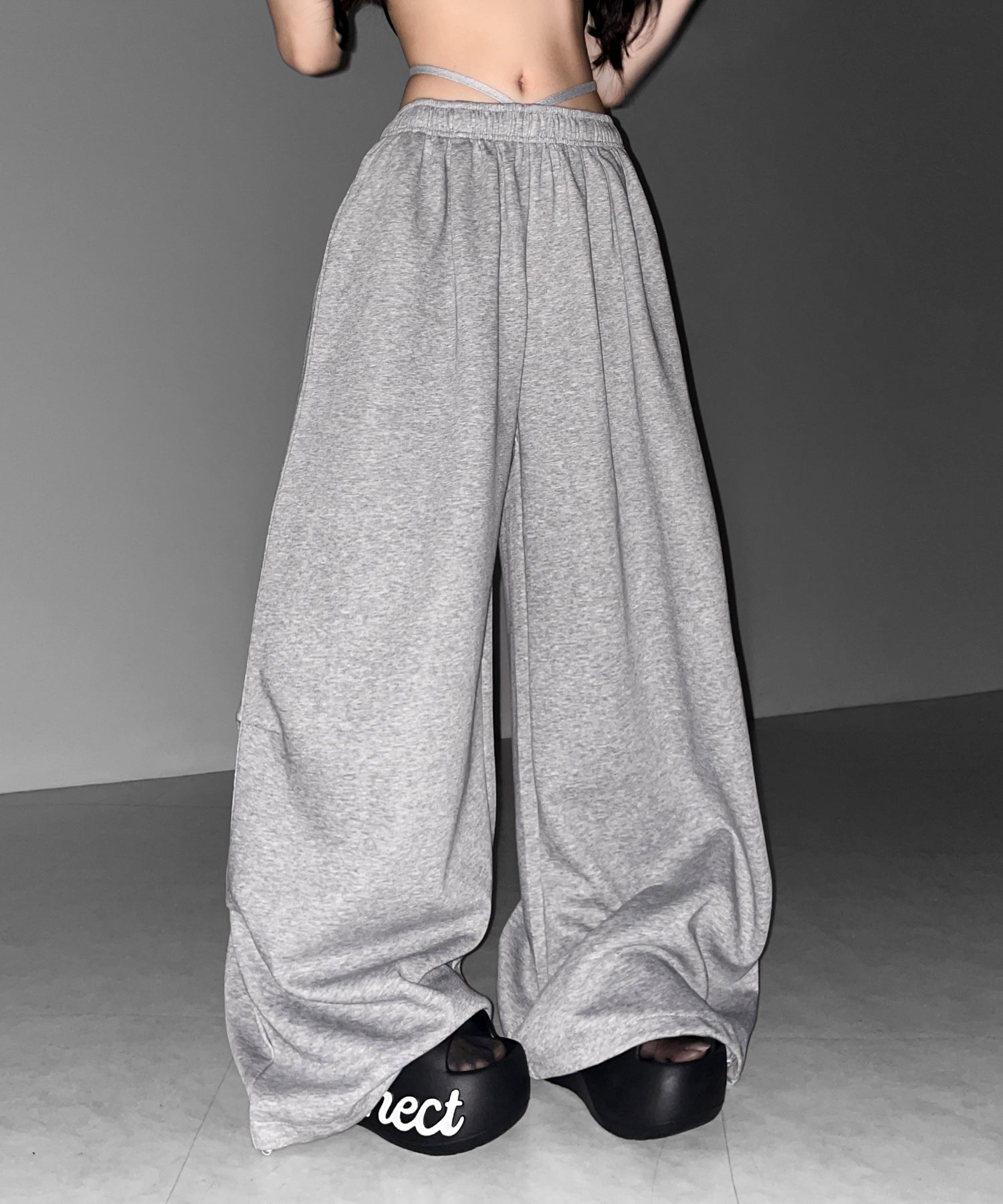ウエストストリングタックワイドスウェットパンツ ／ waist string tack wide sweat pants