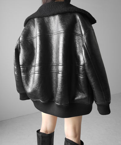 アウトポケットヴィンテージレザーボアムートンオーバージャケット ／ outpocket vintage fake leather boa mouton over jacket