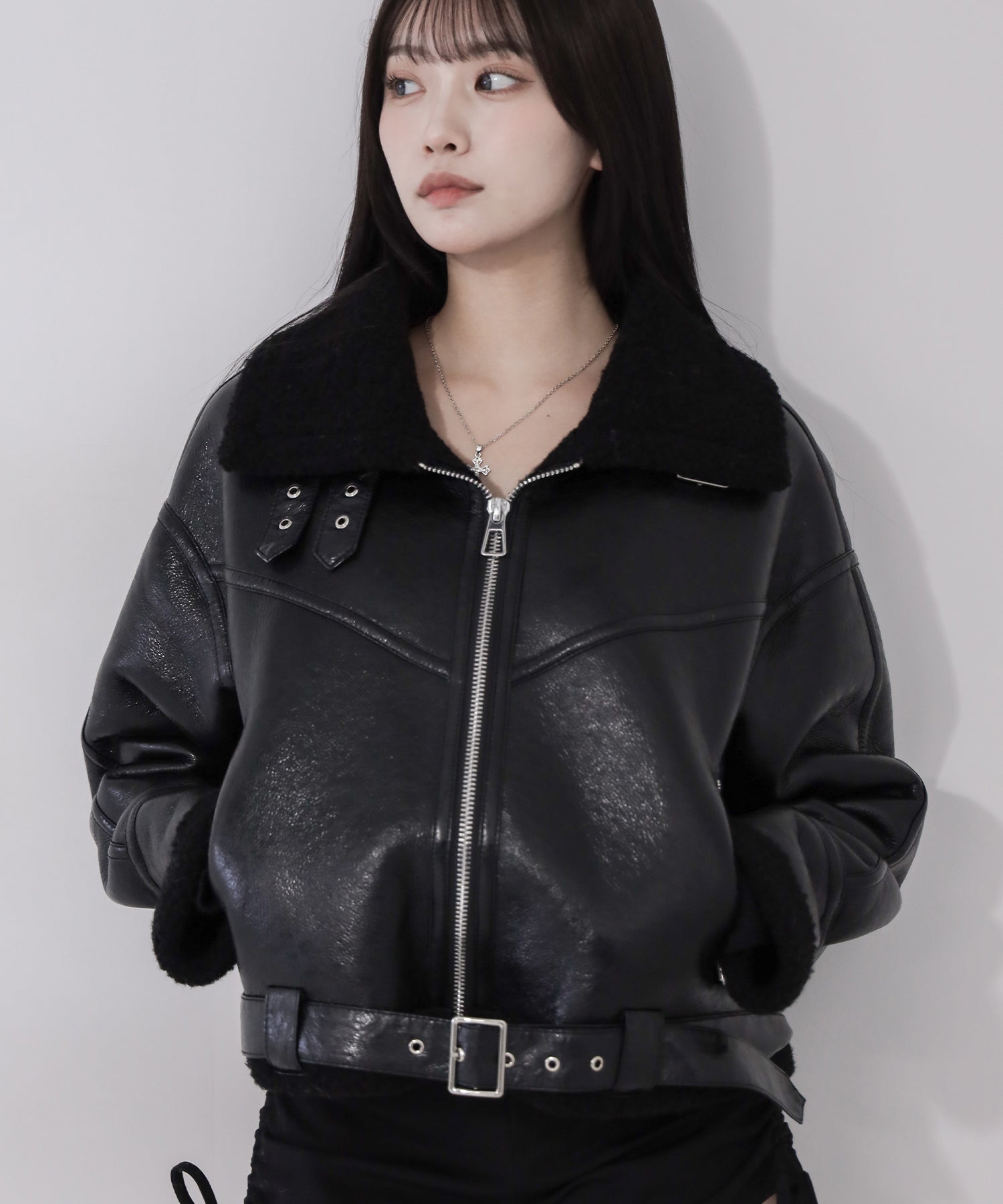 パッチワークムートンジャケット レザージャケット ボアジャケット ブラック 黒 ラム革パッチワーク・ムートン調ボア付きジャケット│身近な優れもの