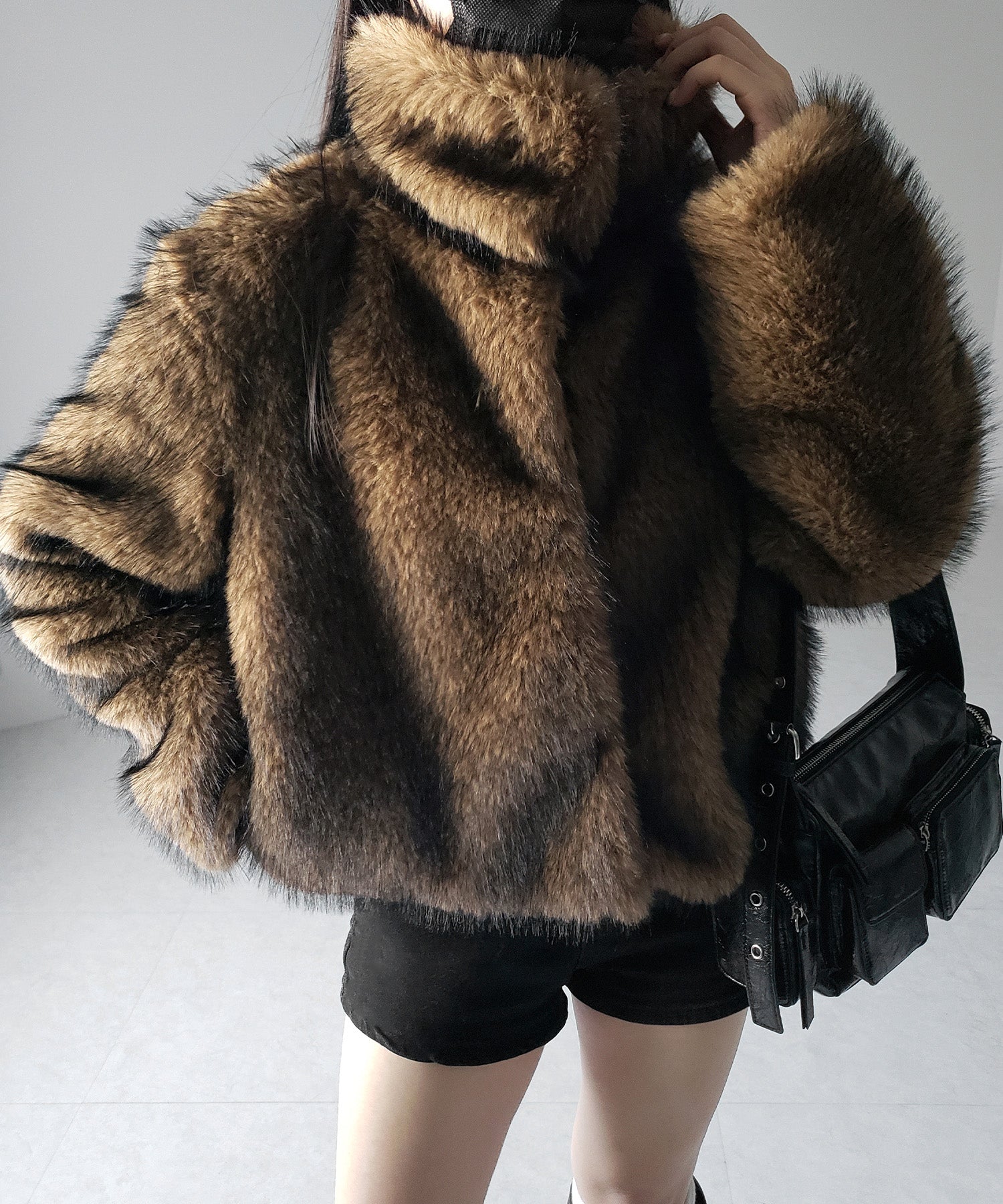 スタンドカラーミックスファーショートコート ／ stand-collar mix fur short coat