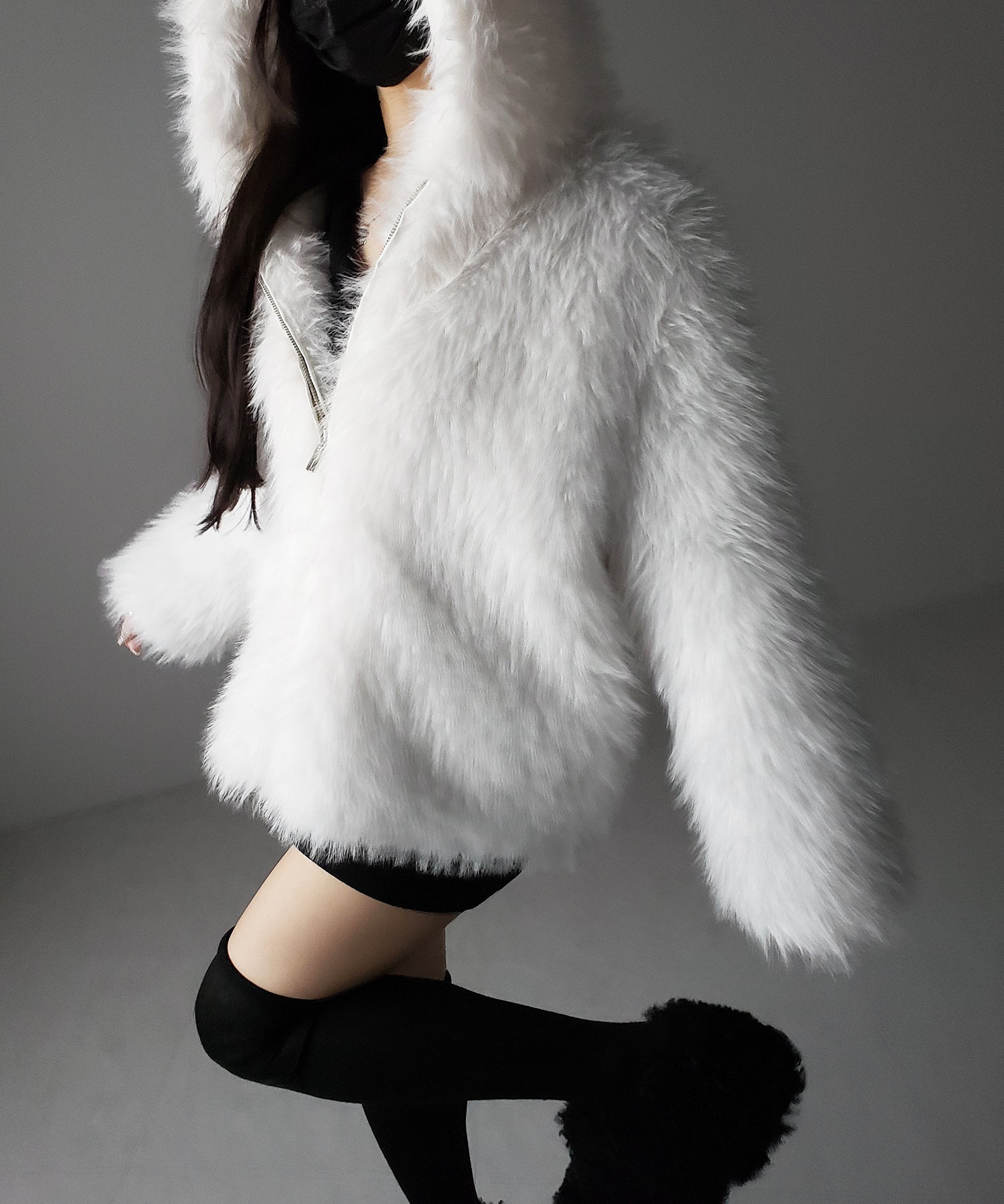 フェイクファーフーディミドルコート ／ fake fur hoodie middle coat