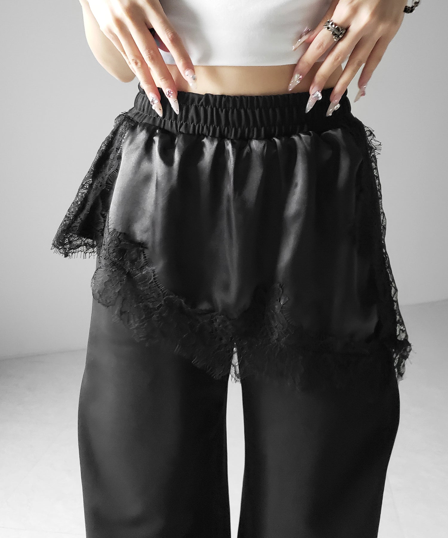 レースドッキングレイヤードスウェットワイドパンツ ／ lace docking layered sweat wide pants