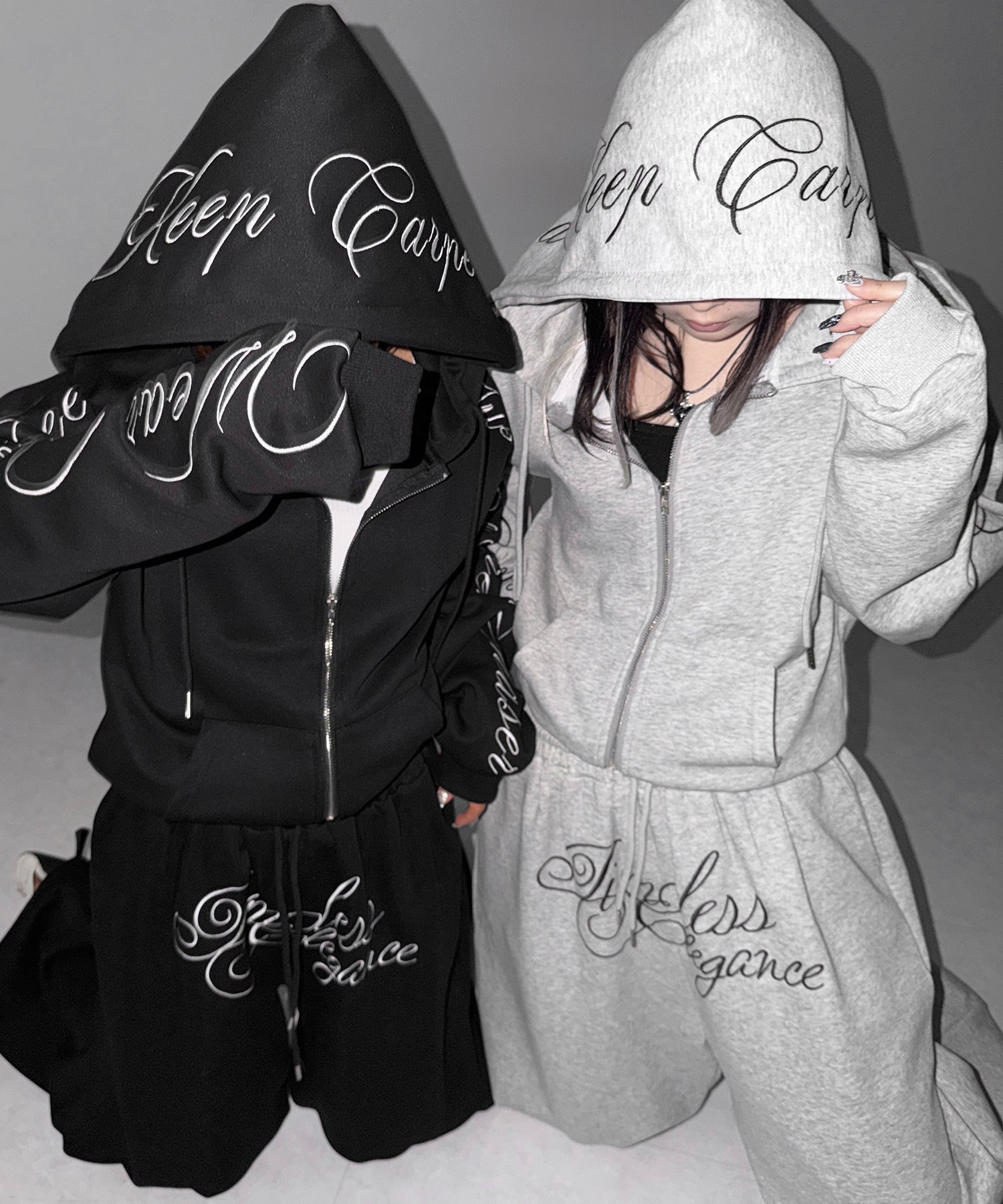 フロントレタリングロゴ刺繍ワイドスウェットパンツ ／ front lettering logo embroidery wide sweatpants