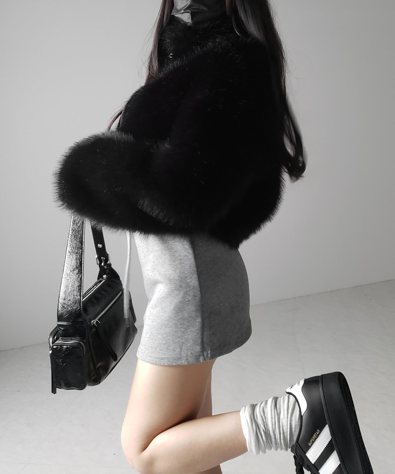 ジップアップスタンドカラーショートフェイクファーコート ／ zip up stand-collar short fake fur coat