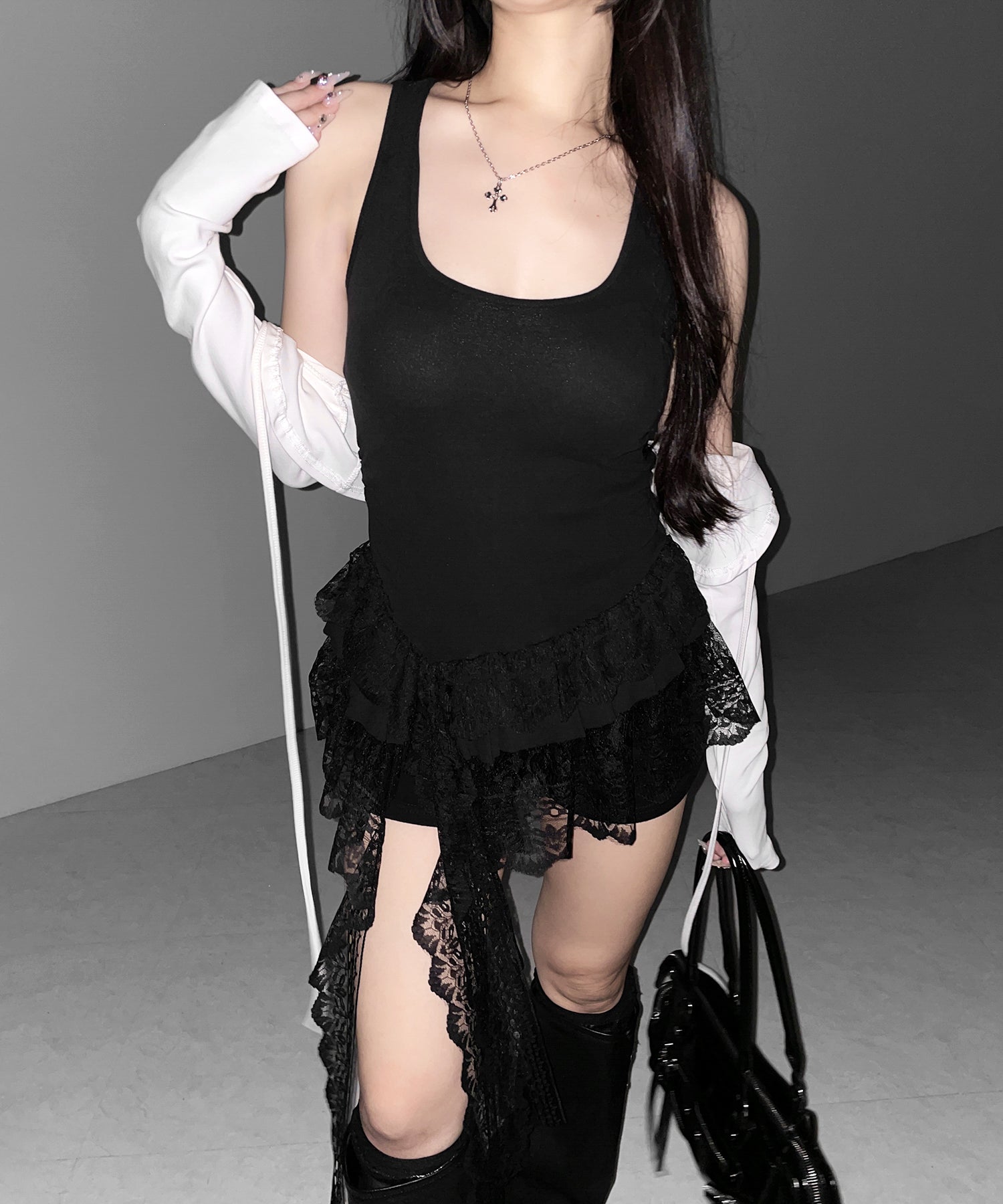 レースフリルアシンメトリータンクトップ ／lace frill asymmetry tank top