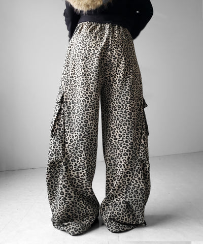 【 裾絞り可能２WAY 】レオパードヴィンテージサイドラインタックワイドスウェットパンツ ／ leopard vintage side line tuck wide sweatpants