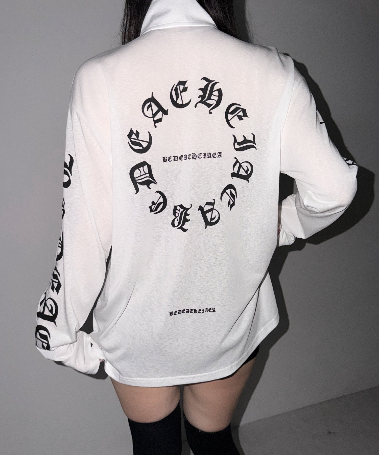 グランジロゴスタンドジップアップオーバーシアートップス ／ grunge logo stand zipup over sheer tops