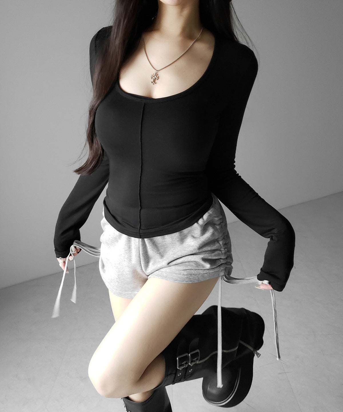 オープンネックタイトフィットルーズドレープ長袖Ｔシャツ ／ open neck tight fit loose drape long sleeve T-shirts