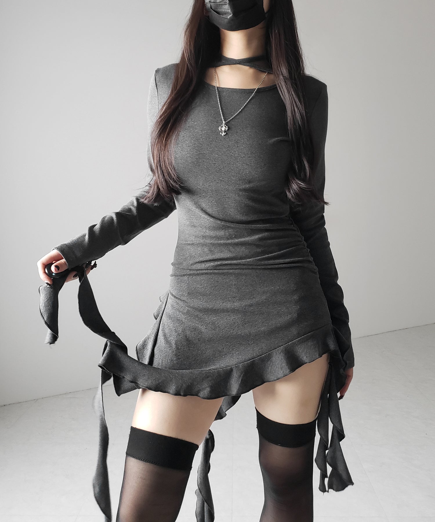【 ３color 】クロスチョーカーアシンメトリーラッフルフリルトップス ／ cross choker asymmetry ruffle frill tops