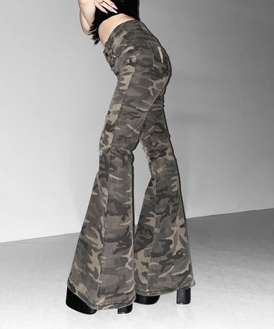 ヴィンテージカモフラ迷彩ダメージフレアデニムパンツ ／ vintage camouflage damage flared denim pants